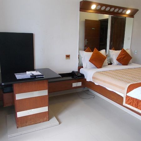 Lotus Comfort - A Pondy Hotel Pondicherry Exterior photo