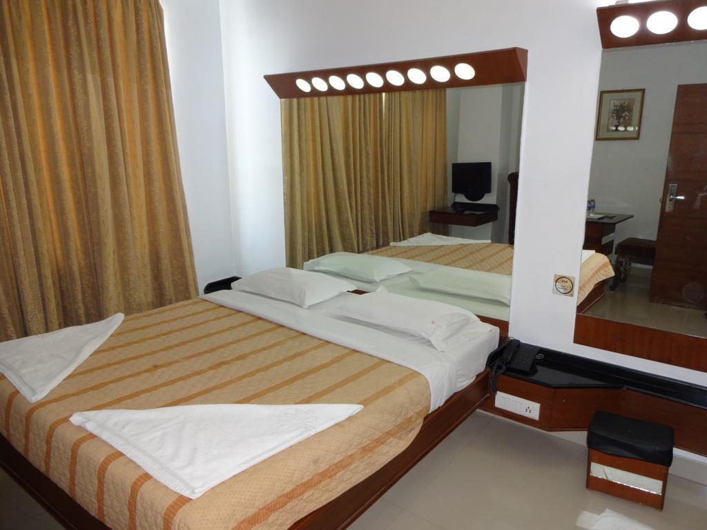 Lotus Comfort - A Pondy Hotel Pondicherry Exterior photo