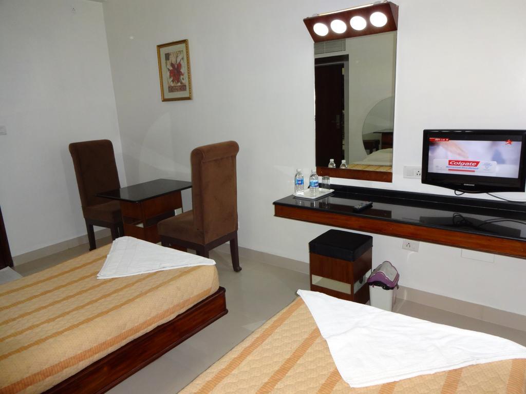 Lotus Comfort - A Pondy Hotel Pondicherry Exterior photo