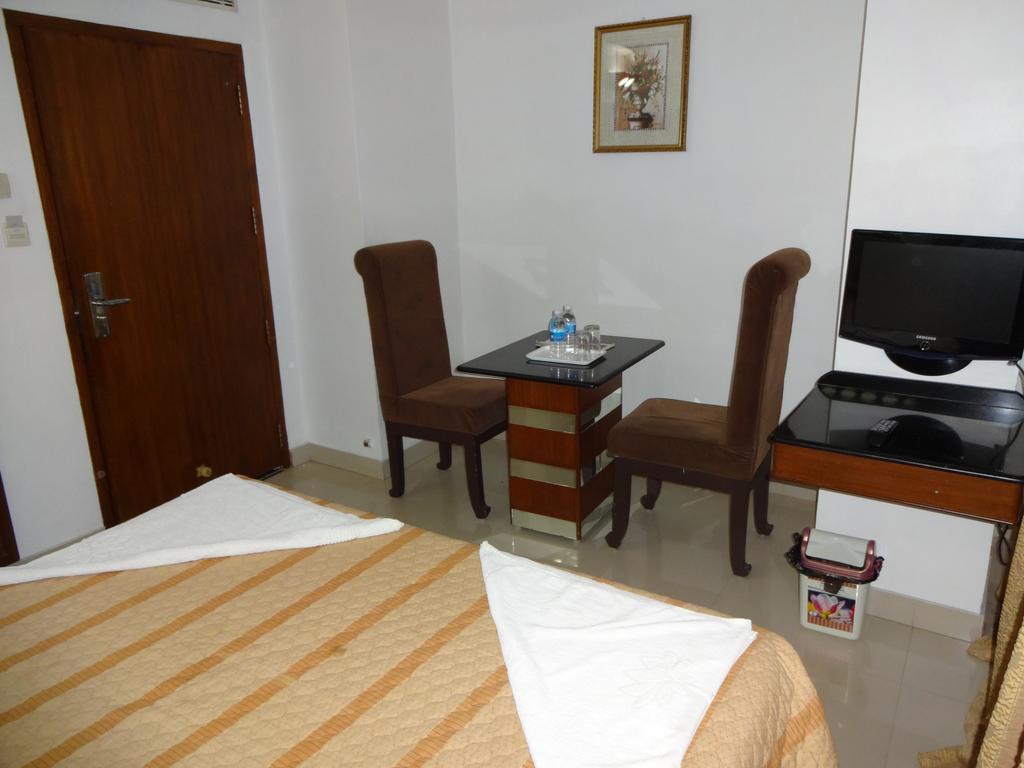 Lotus Comfort - A Pondy Hotel Pondicherry Exterior photo