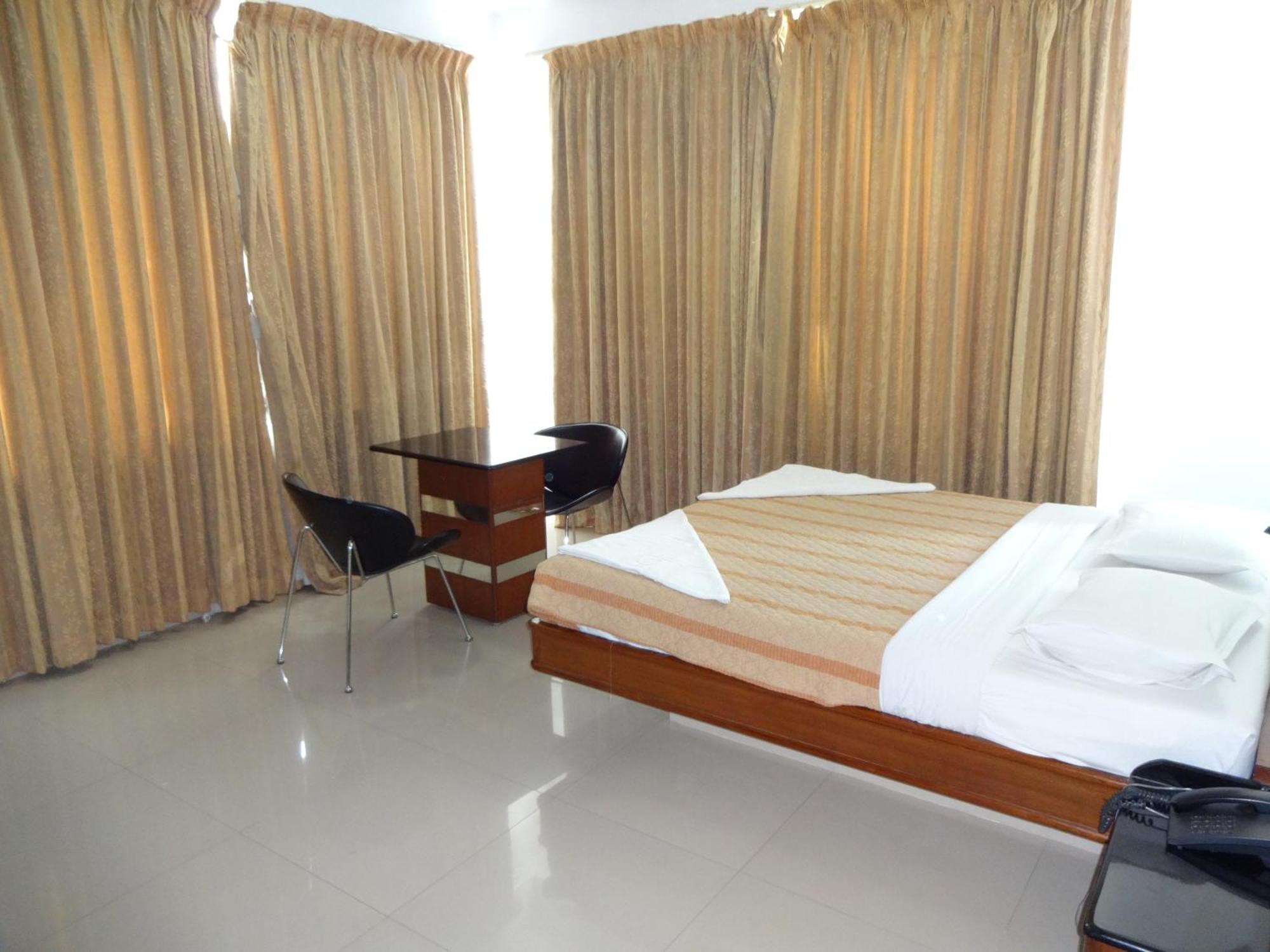 Lotus Comfort - A Pondy Hotel Pondicherry Exterior photo